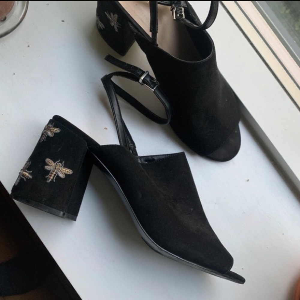 90s Nine West strappy embroidered heels
